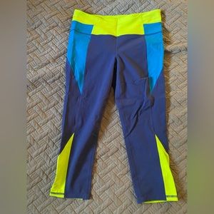 Worn once ATHLETA 3/4 length Capri leggings